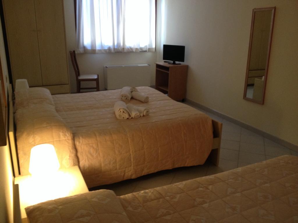 Hotel La Pineta Arborea Extérieur photo