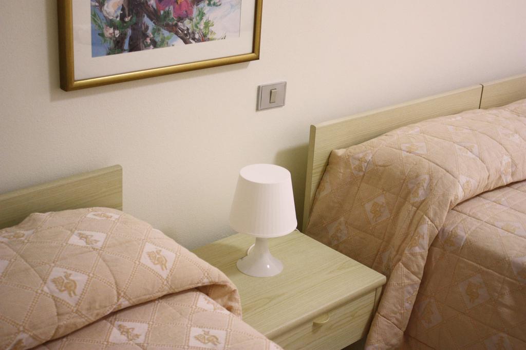 Hotel La Pineta Arborea Chambre photo