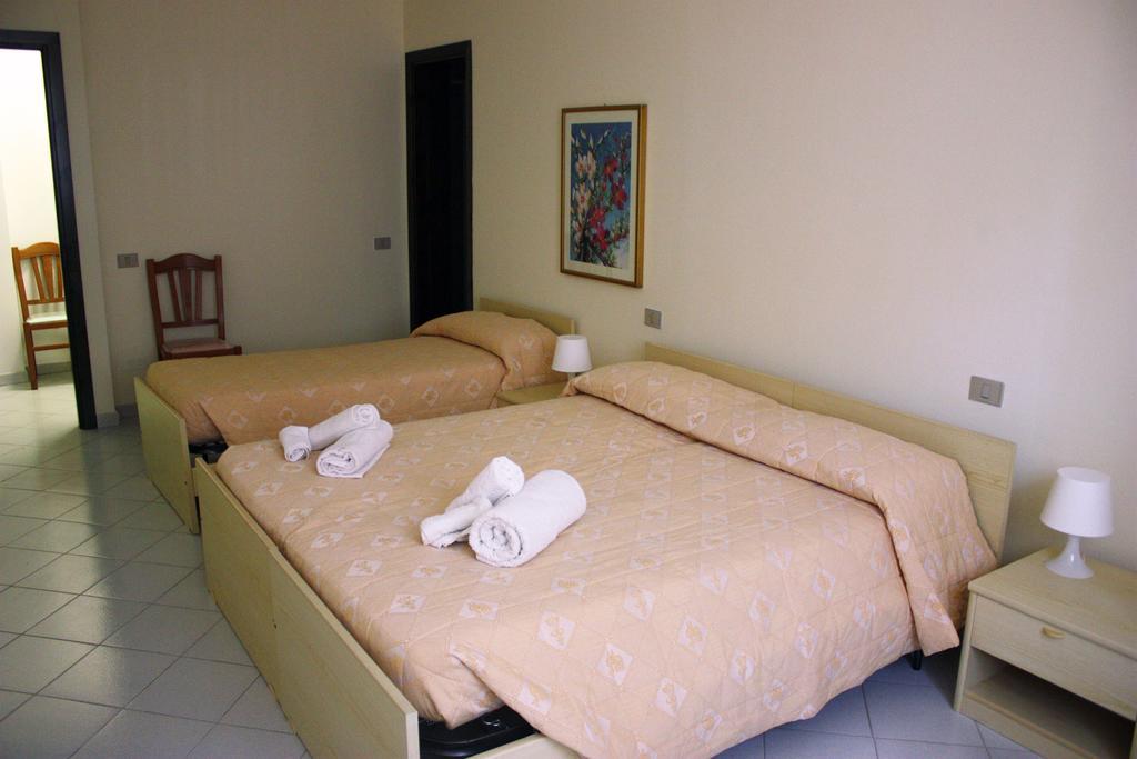 Hotel La Pineta Arborea Extérieur photo