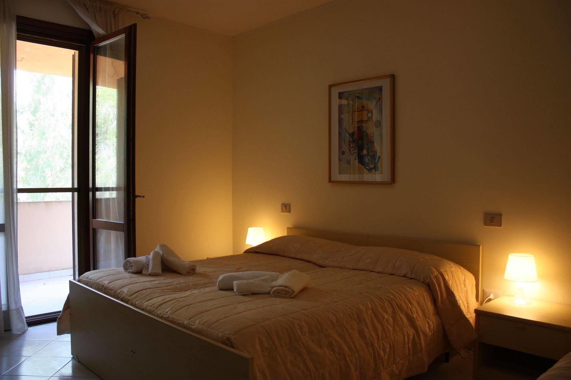 Hotel La Pineta Arborea Extérieur photo